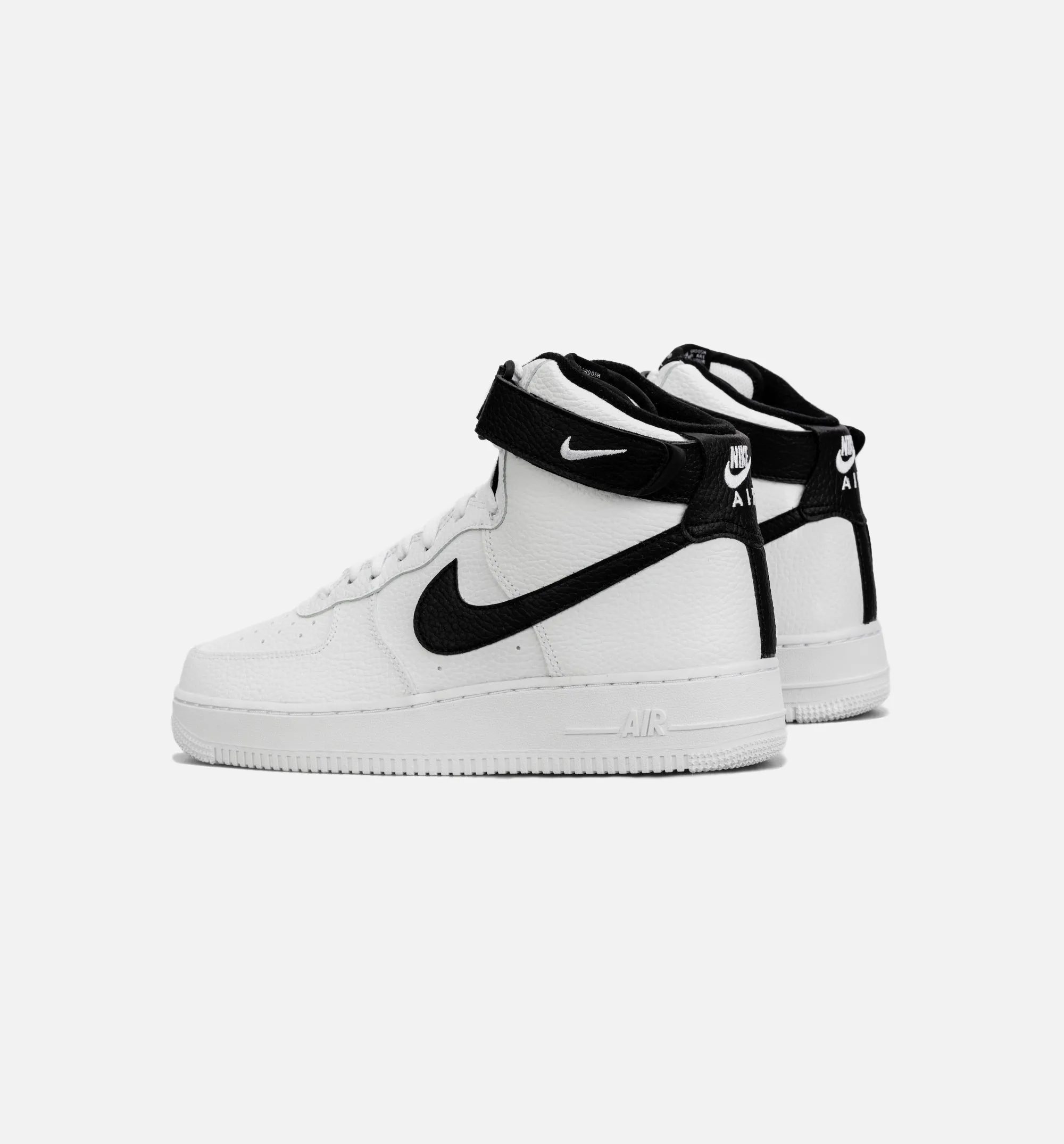 Mens High-Top Air Force 1 07 Lifestyle Shoe in White/Black