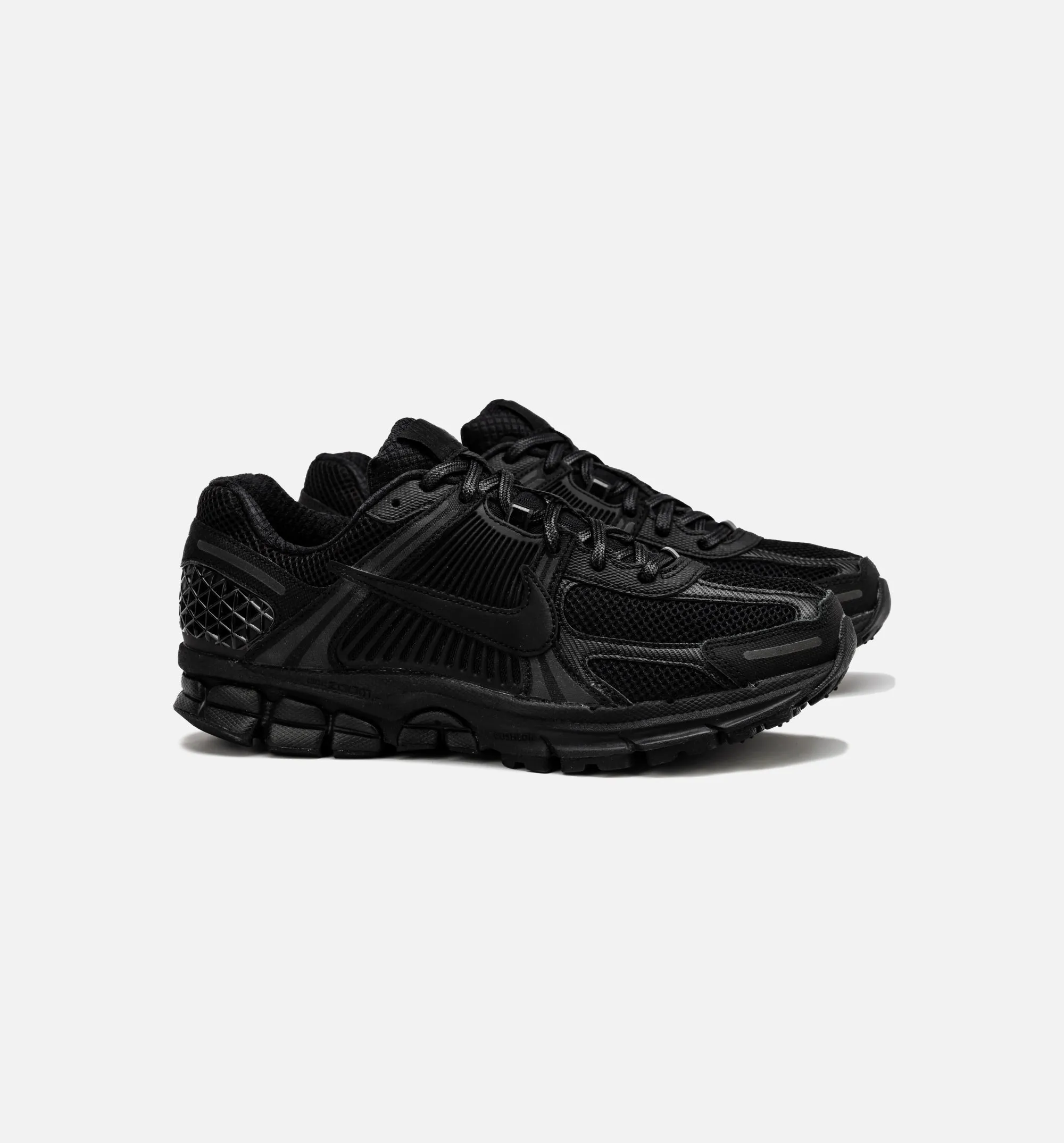 Mens Zoom Vomero 5 Lifestyle Shoe in Triple Black - Stylish and Comfortable