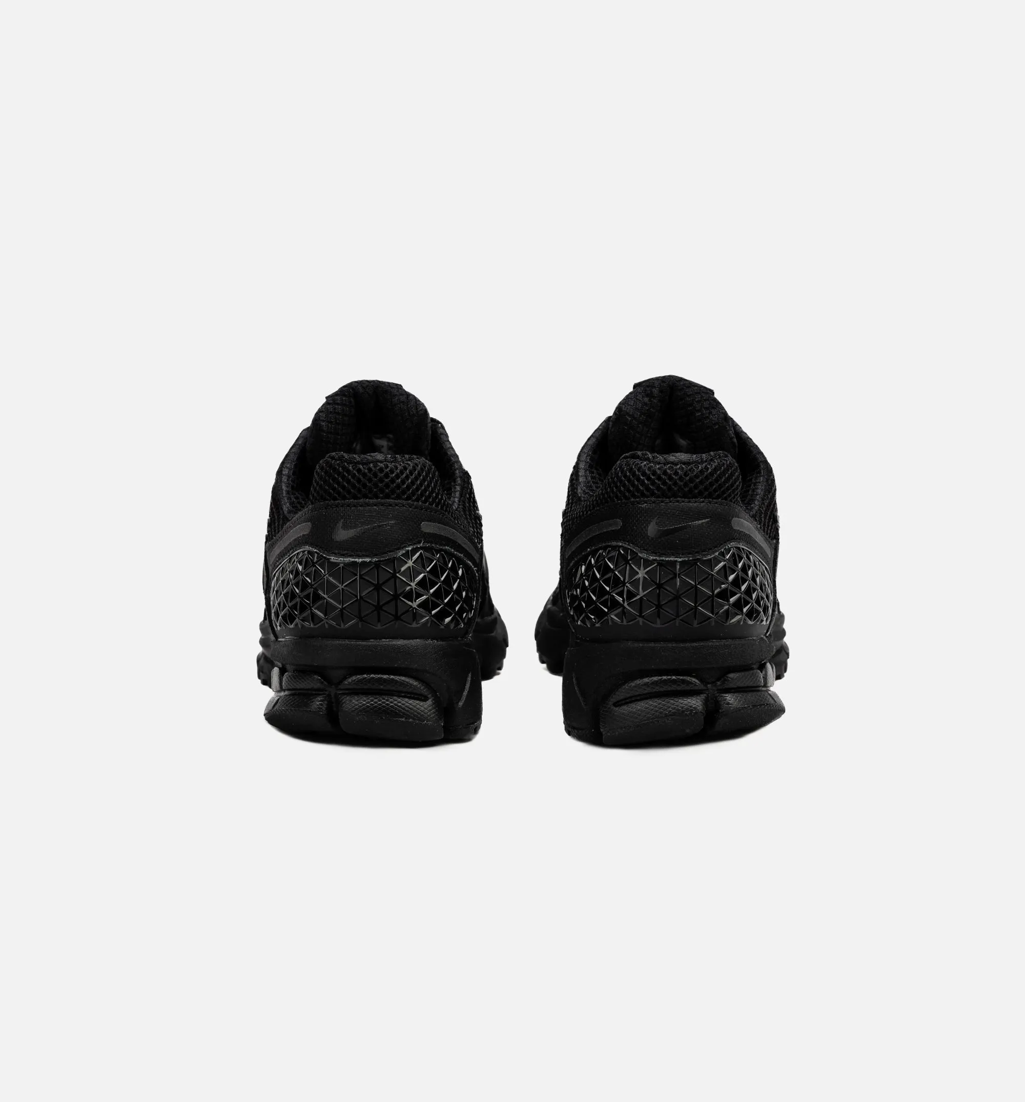 Mens Zoom Vomero 5 Lifestyle Shoe in Triple Black - Stylish and Comfortable