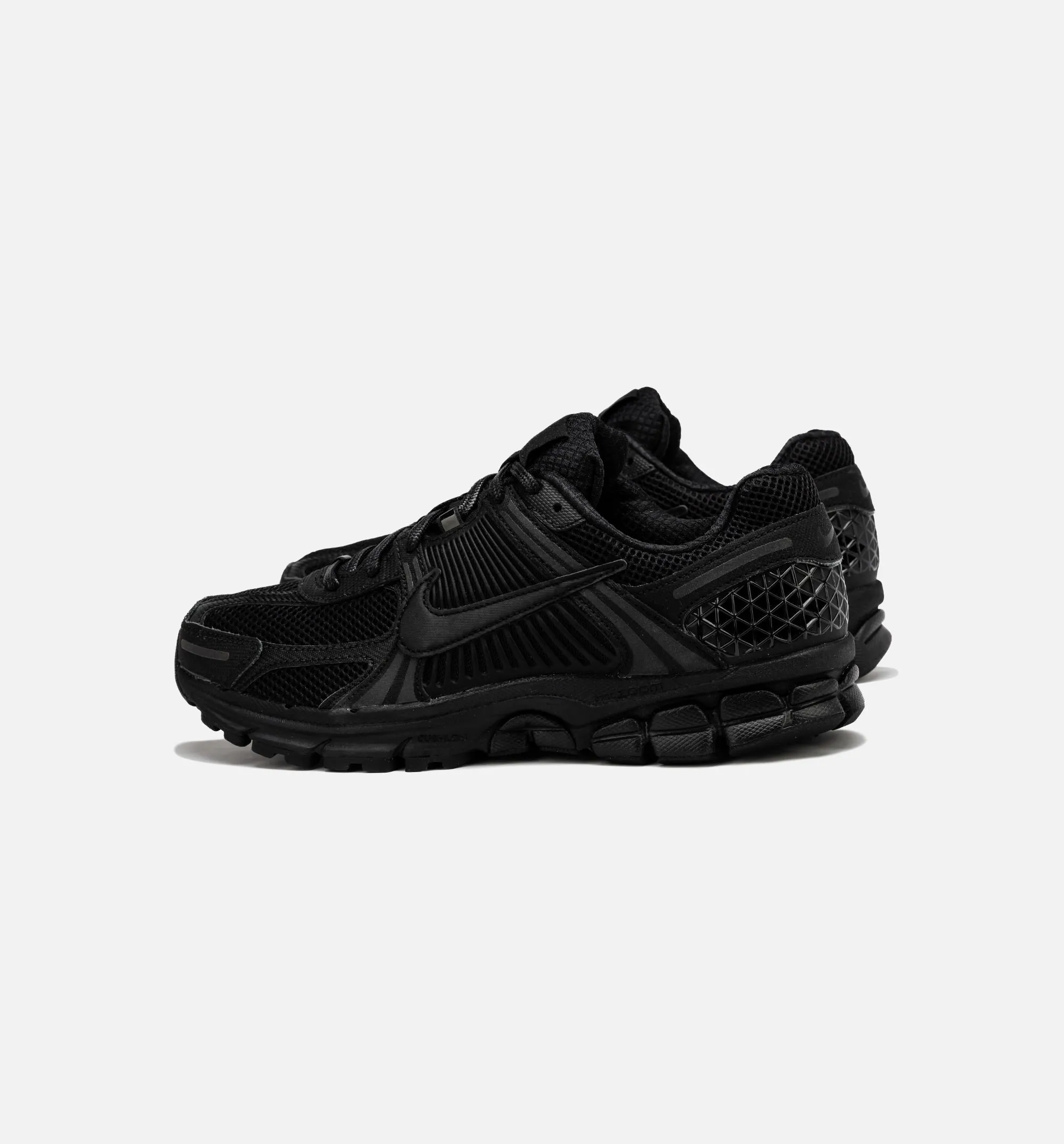 Mens Zoom Vomero 5 Lifestyle Shoe in Triple Black - Stylish and Comfortable